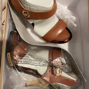 Ladies worn only once Michael Kors size 8 med.